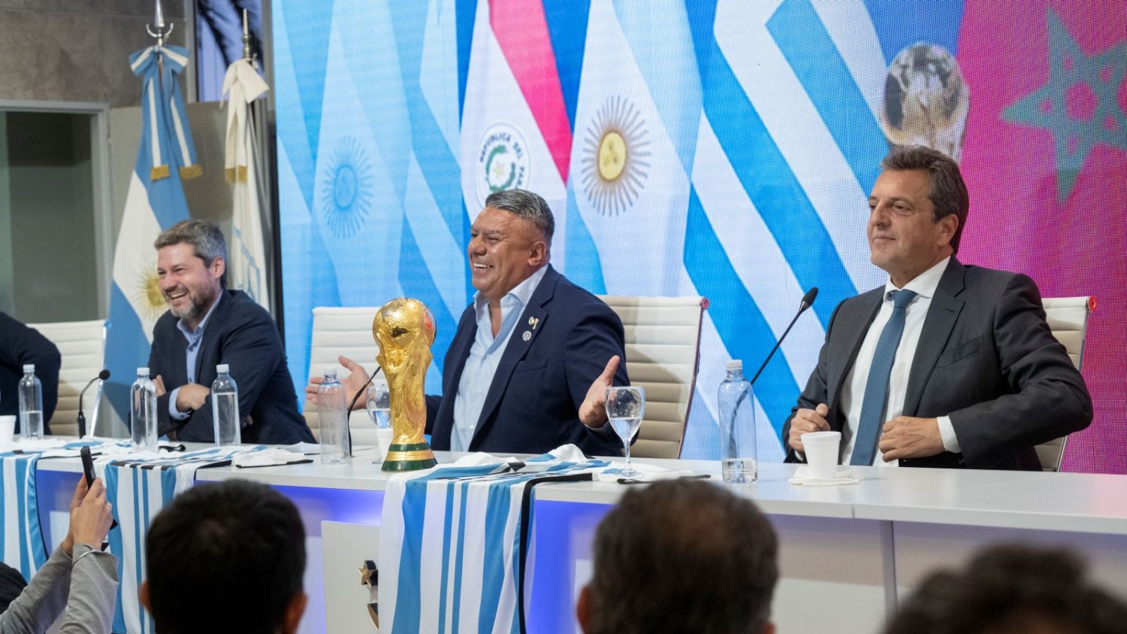 Massa y Tapia celebran la organización del Mundial 2030 con reivindicación al Estado